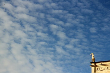 Look forward in the sky with clouds'pattern