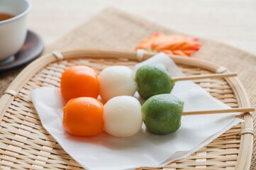 秋の三色だんご