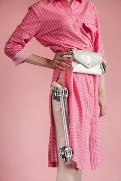 Crop model with fixation apparatus on leg