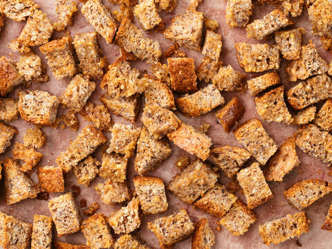 Whole grain bread croutons