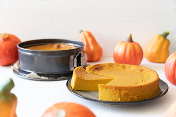 oranger Kuchen aus Kürbis a la Käsekuchen für Thanksgiving