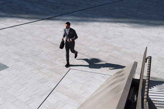 Businessman commuting in the city