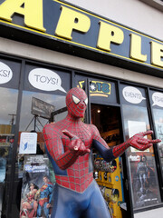 Obraz premium Spider-Man Figure on Display Outside Golden Apple Comicbook Store