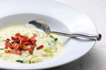 zucchini soup with fried bacon
