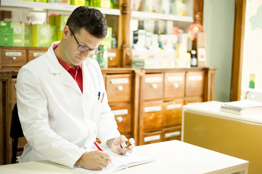 Pharmacy: Pharmacist Typing In Medicine Order