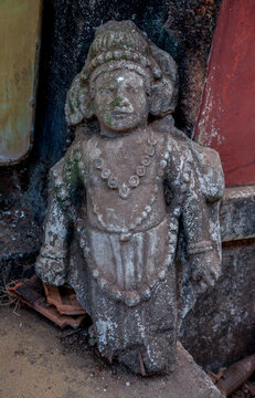 Fragment culture underpinning door