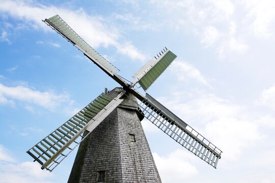 Smock mill