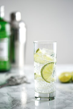 Gin and tonic cocktail