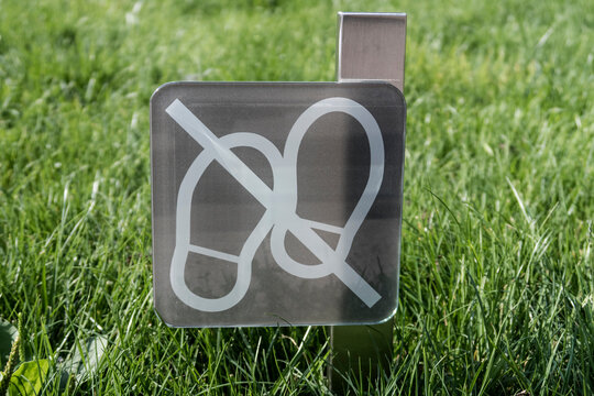 Keep off sign on grass