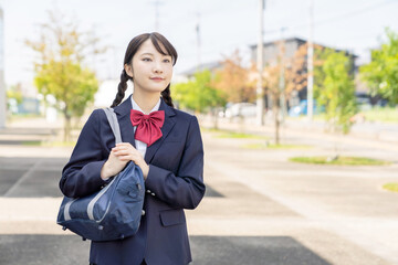 街を歩く女子高生