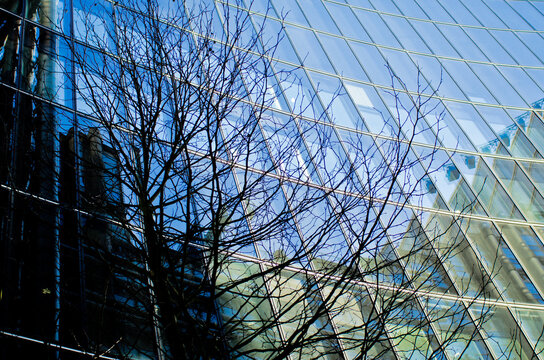 office buildings in the city of london financial district