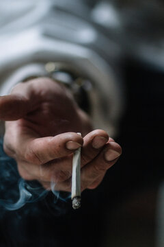 gesticulation,Men's hand, cigarette
