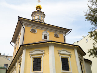 Church of the Nativity of John the Baptist (Clement of the Pope) at Varvarskiye Vorota Square...