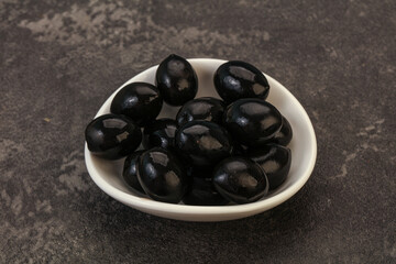 Black olives in the bowl