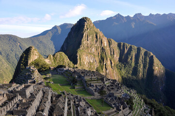 Fototapeta na wymiar Landscape view of the ancient city of Machu Picchu, with beautiful early morning light