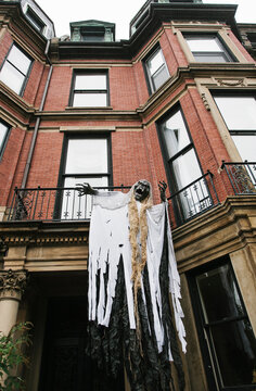 Zombie on a Brownstone