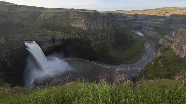 Palouse Falls Sunrise Time lapse showing the spring run off of the Palouse river