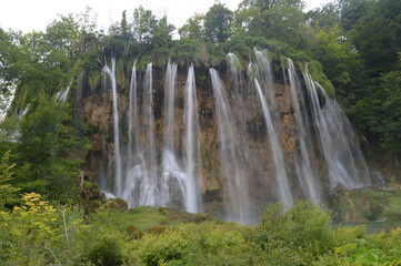 Fototapeta premium The turquoise waters from the stunning waterfalls in the Plitvice Lakes National Park in Croatia