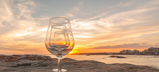 Coucher de soleil sur La Grande Motte, Hérault, France.	