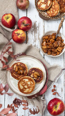 Obraz na płótnie Canvas Fresh Panscakes with caramelized apple