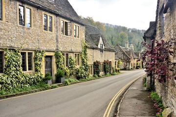 Fototapeta na wymiar View Down The Street in Castle Coombe in the Cotswolds