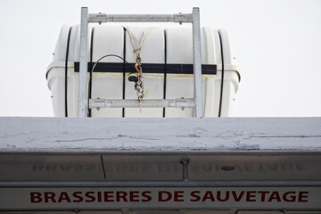 Equipement de sauvetage sur bâteau