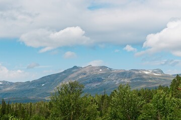 Fototapeta premium Amazing mountain view in Lapland. Stora Lulevatten area, Norrbotten, Sweden.