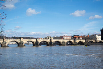 Fototapeta na wymiar Karlsbrücke an der Moldau in Prag