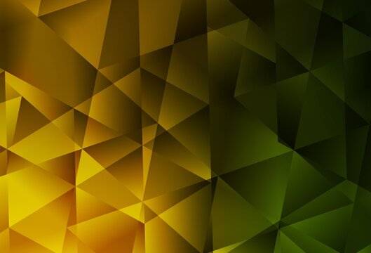 Dark Green, Yellow vector low poly layout. © smaria2015