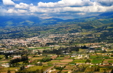 Obraz premium Ecuador - Suburb Flying into Quito