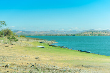 Fototapeta na wymiar The shores of Lake Güija, Metapan, Santa Ana El salvador