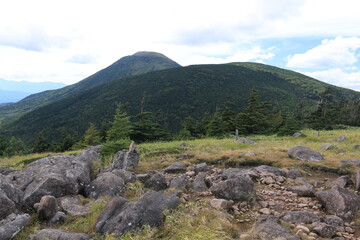 初秋の北八ヶ岳　双子山山頂から蓼科山を望む
