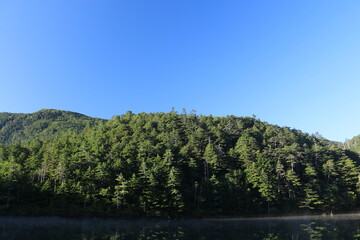 初秋の北八ヶ岳　神秘的な双子池　雌池　テント場