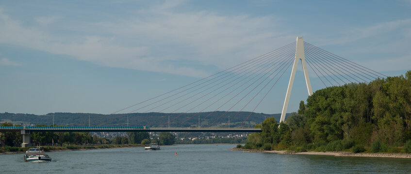 Raiffeisenbr&uuml;cke, Rheinbr&uuml;cke zwische Wei&szlig;enturm und Neuwied
