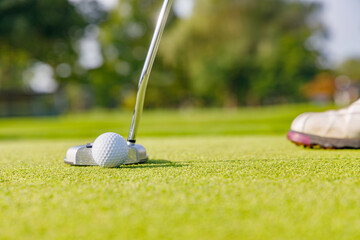 新緑のゴルフ場