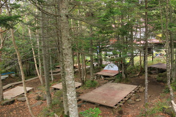 初秋の北八ヶ岳　白駒池がある風景　青苔荘のテント場