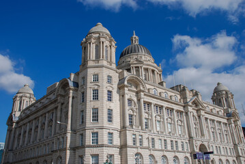 Fototapeta na wymiar The Port of Liverpool Building is one of the Three Graces on the waterfront