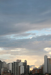 Obraz premium vanilla sky background in the city