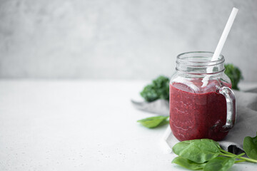 berry smoothie with spinach and chia seeds