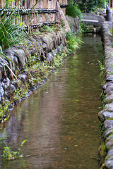 小川