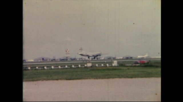 US / Texas - 1963: Airplane Landing	Amateur film clip from the 1960's. 