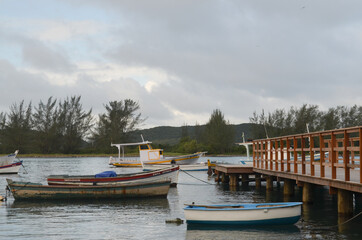 Naklejka premium Boats in the Itajuru channel in the Passagem neighborhood in Cabo Frio, RJ