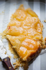 Apple tarte tatin with caramel 