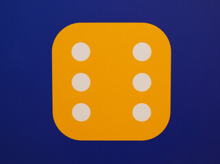 Würfel zeigt die maximale Punktezahl von sechs