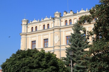 Jarosław Ratusz Kamienica Orsettich, Studnia, Zabytki Klasztor Wieże © woodyd