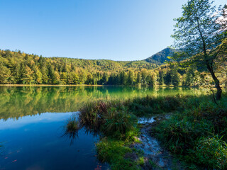 Frillensee, Bayern, an einem sonnigen Herbsttag