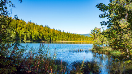 Frillensee, Bayern, an einem sonnigen Herbsttag