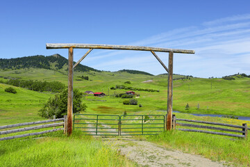 Typical rural ranch in Montana, Montana farm and Montana Landscape, USA - obrazy, fototapety, plakaty