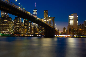 Fototapeta na wymiar Night view of brooklyn bridge