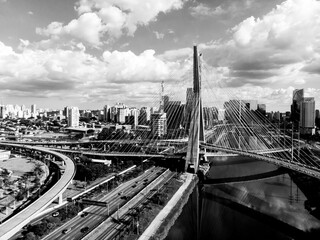 Sao Paulo Skyline - Ponte Staiada